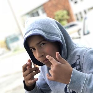 Meet your Posher, Ray